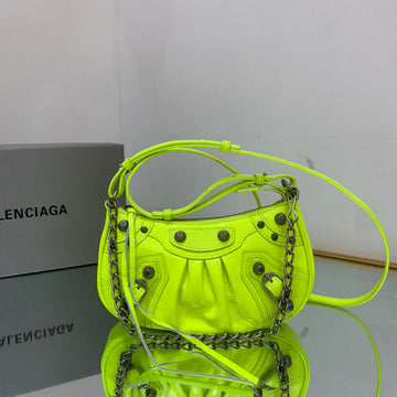 Makersluxes - Latest - 3185