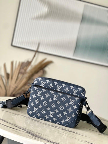 LV Monogram Shadow M24753