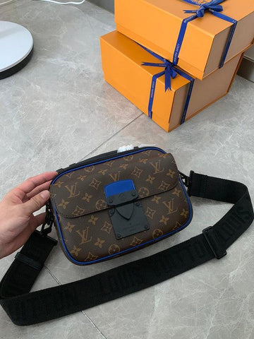 BFWD - LOV Bags - 2023
