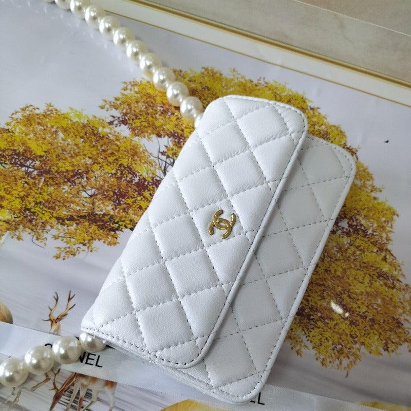 Makersluxe - Clutch With Maxi Pearls Chain White