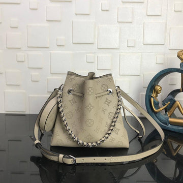 LV Muria Monogram M587889