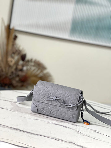 Makersluxe Lu-Vi bags - 4516