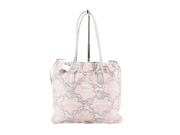 Prada --