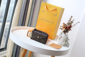 Makersluxe - LOV Wallets - 372