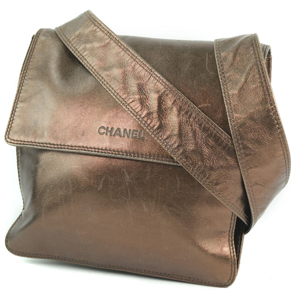 Versatile Unisex Calf Leather Shoulder Bag with Practical Storage Solutions