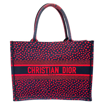 Canvas Handbag with Spacious Design and Impeccable Craftsmanship