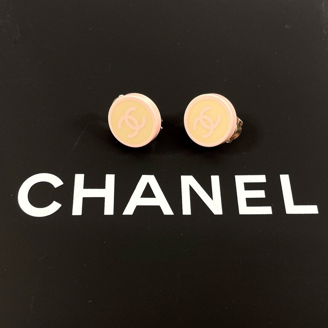 CC logo earrings Round style