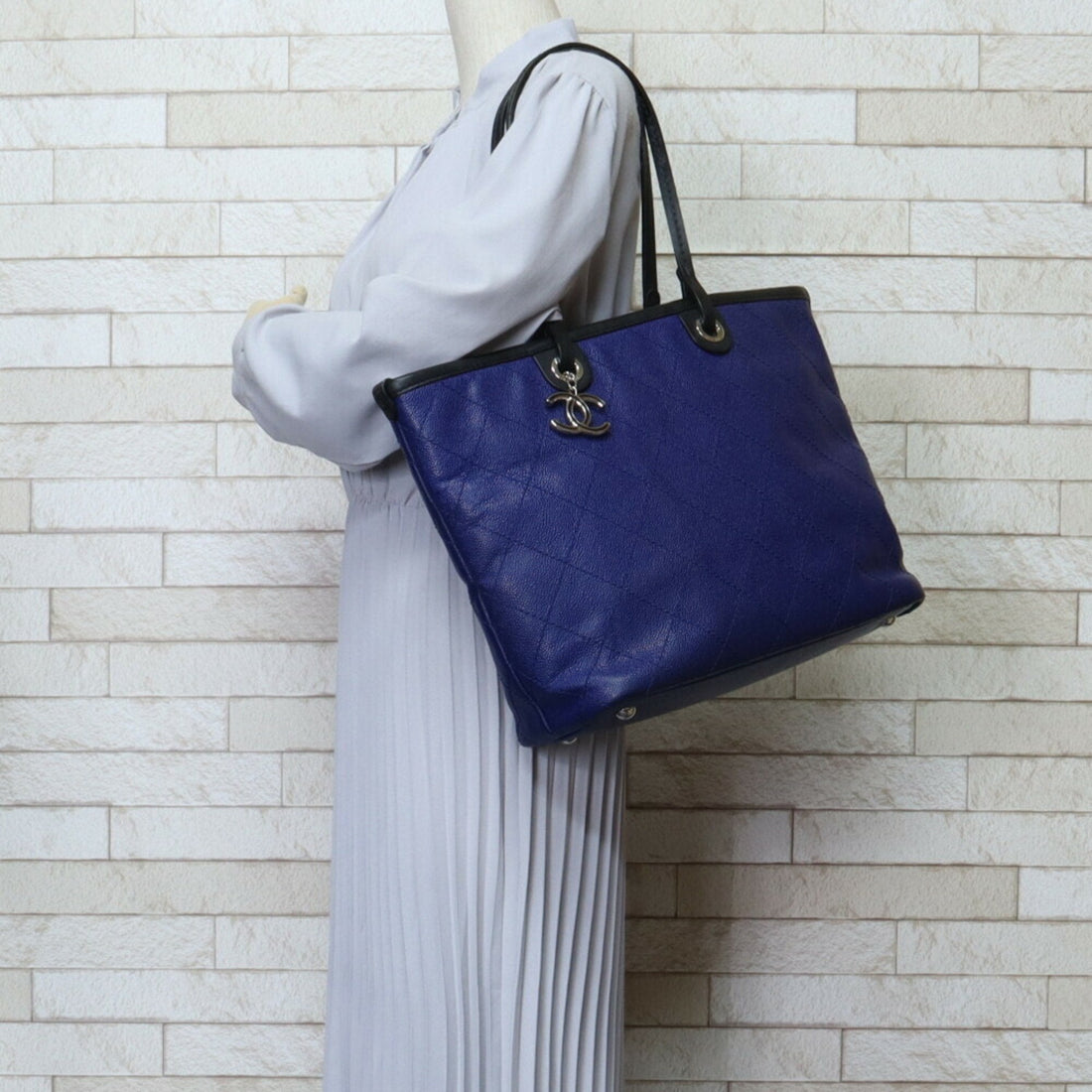 Coco Cocoon Tote Blue Leather