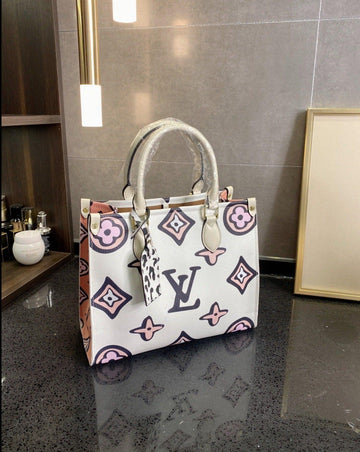 LV ONTHEGO MONOGRAM 069