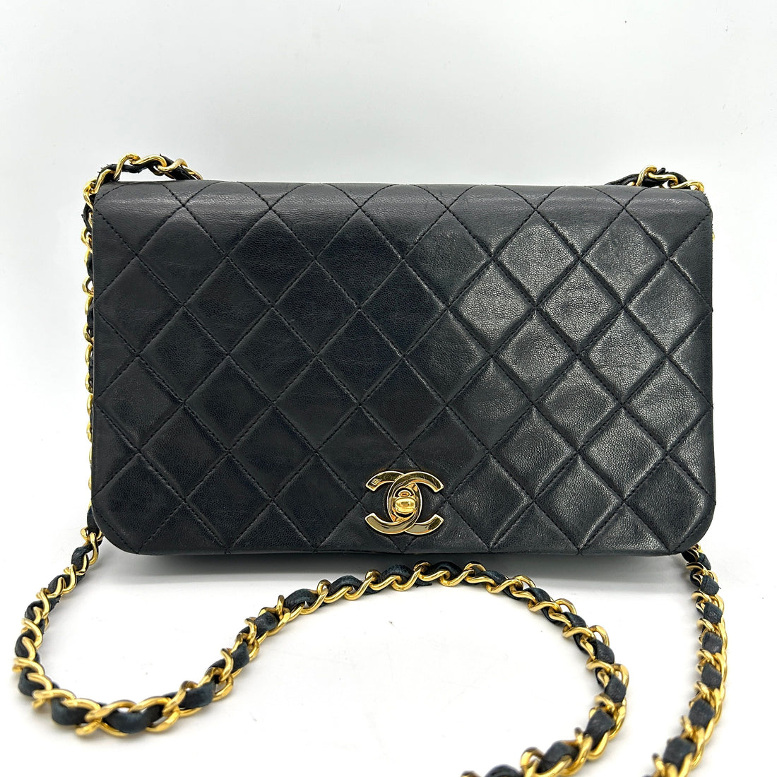 Chanel Quilted Flap Black Crossbody Bag in Lambskin ch88241dr