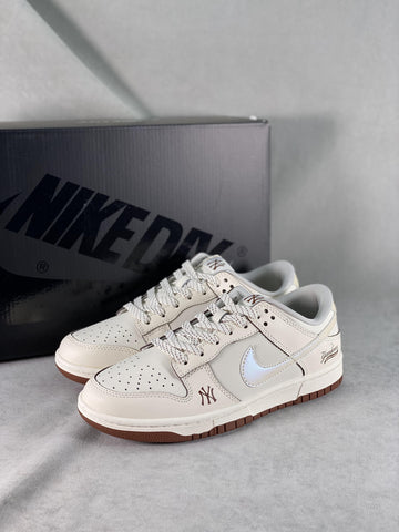Custom Dunk SB Low x Travis Scott FC1688 107