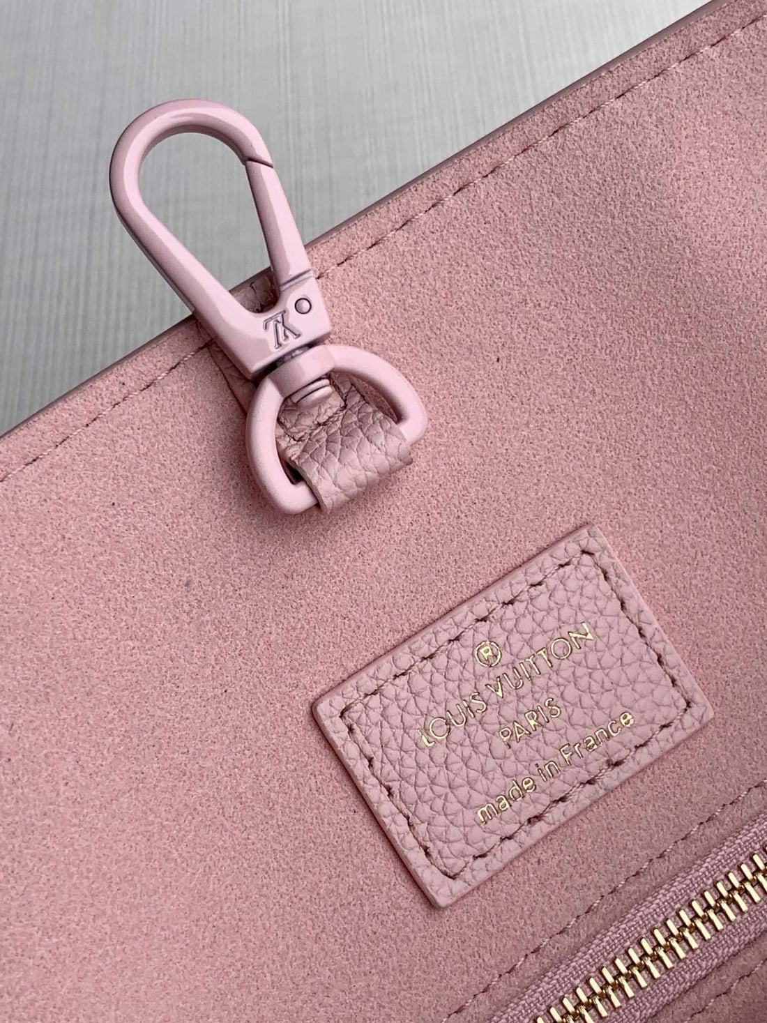 LV Lockme Tote M55845