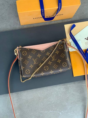 BFWD - LOV Bags - 1626