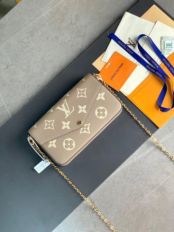 BFWD - LOV Bags - 1674