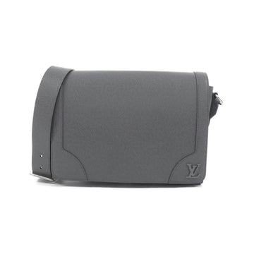 Louis Vuitton Taiga  Flap Messenger M30808 Shoulder Bag