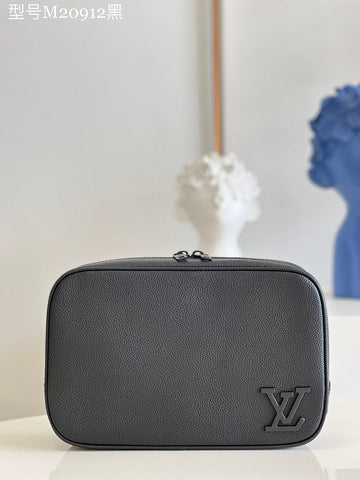 Makersluxe LOV Wallets - 375