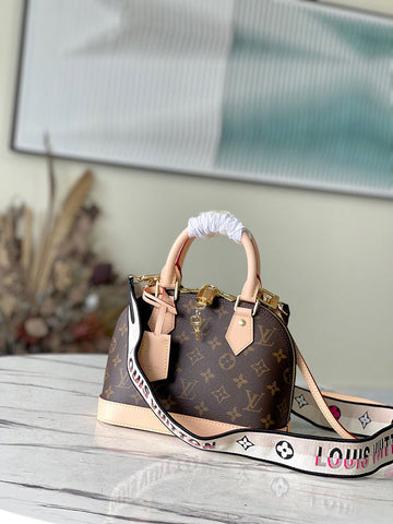 Makersluxe Lu-Vi bags - 4921