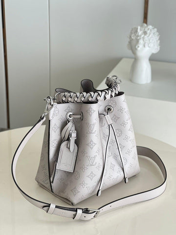 LV Muria Monogram M587889