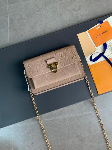 BFWD - LOV Bags - 1621