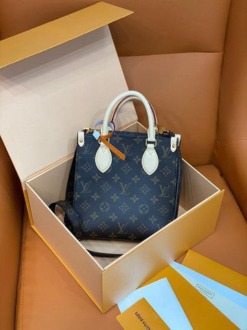 BFWD - LOV Bags - 1870