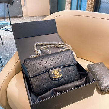Designer bags by Chanel 043
