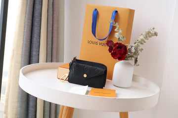 Makersluxe - LOV Wallets - 715