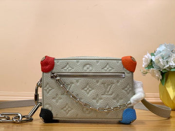 BFWD - LOV Bags - 1822