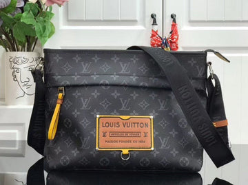Makersluxe Lu-Vi bags - 2922