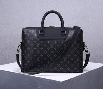 LOV - Makersluxes - 2556