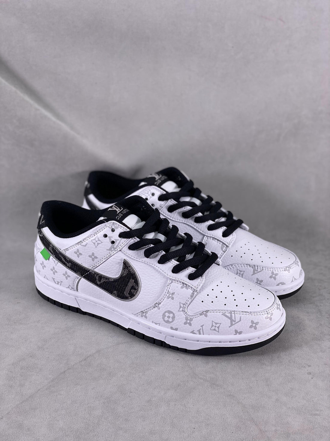 Custom SB Dunk Low x LV 0526 591