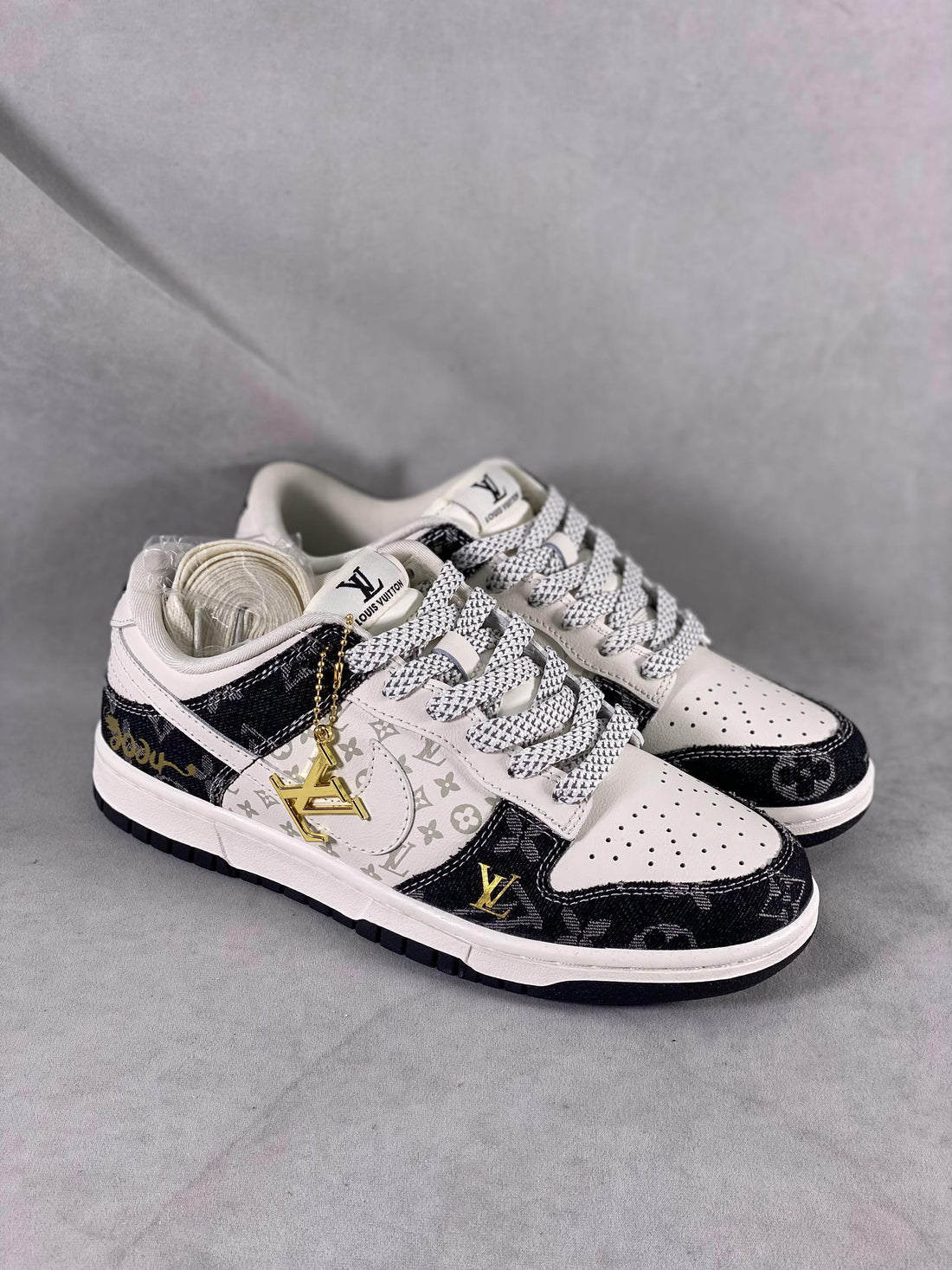 Custom SB Dunk Low x LV FC1688 163