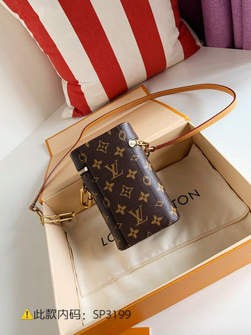 Makersluxes - Latest - 2524
