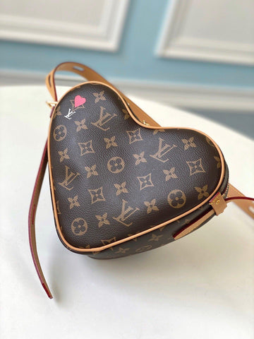 SO - LV Game On Cœur MONOGRAM Nicolas Ghesquière A02