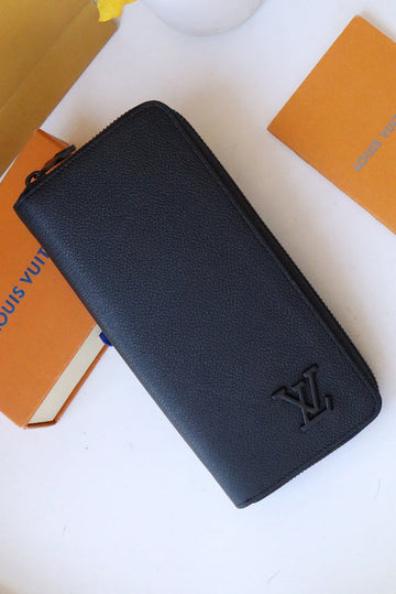 Makersluxe - LOV Wallets - 057