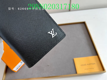 Makersluxe LOV Wallet - 637
