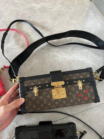BFWD - LOV Bags - 2025