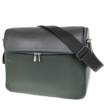 Louis Vuitton Taiga  Synthetic Shoulder Bag ()