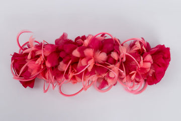 Accessoire de tête rose Yves Saint Laurent (Attribué à)
