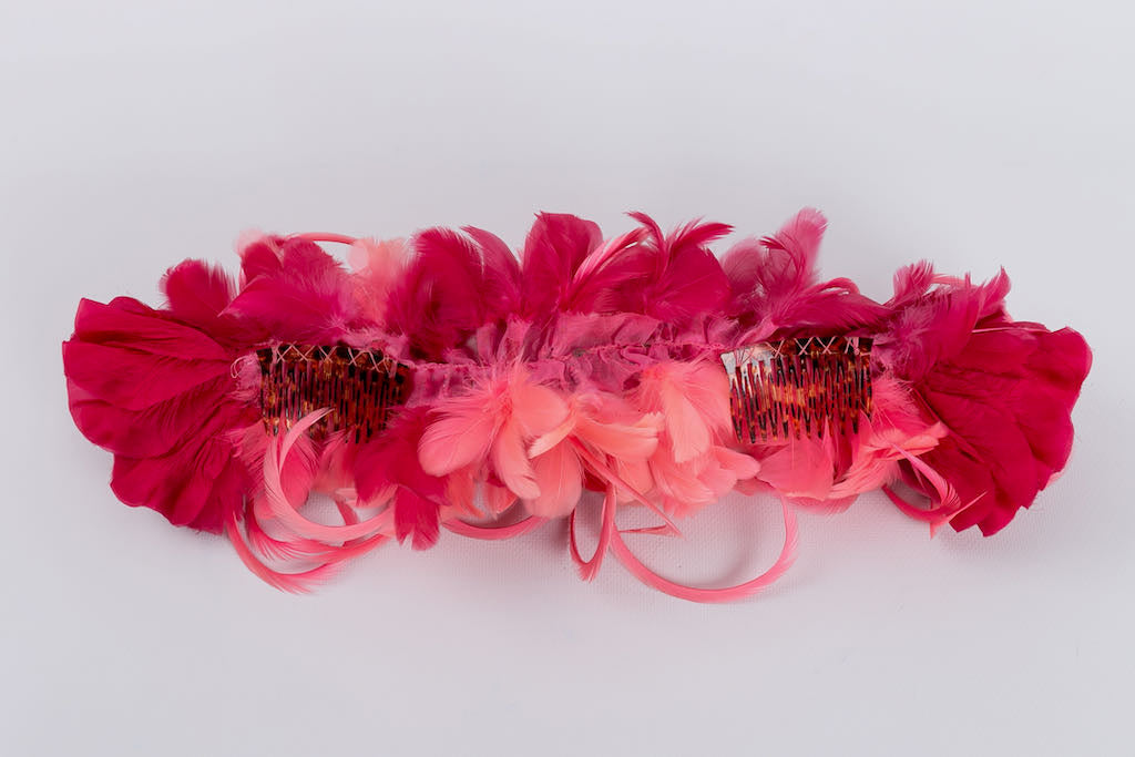 Accessoire de tête rose Yves Saint Laurent (Attribué à)