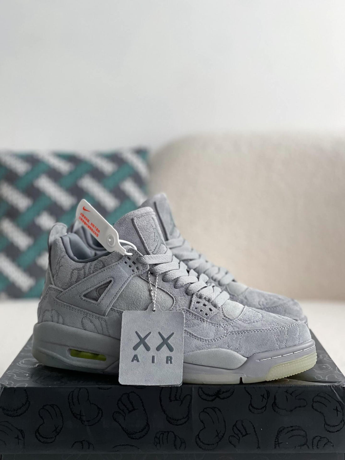 Air Jordan 4 Retro Suede Kaws  "Cool Grey"