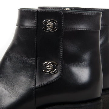 Black CC Turn Lock Boots