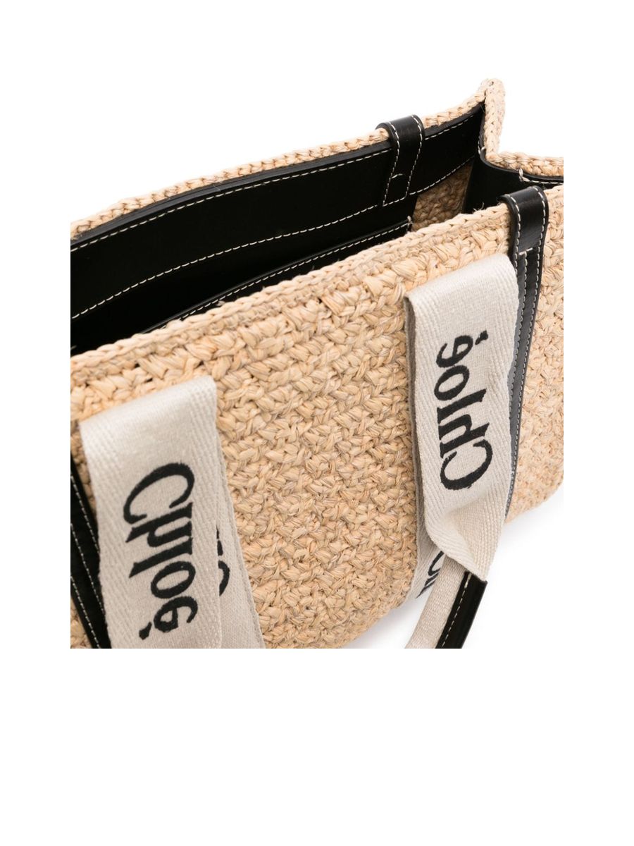 Medium Woody Tote Bag in Raffia