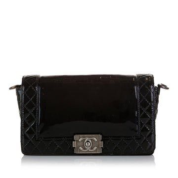 Chanel Medium Patent Reverso Boy Flap (MLB-xCR0zI)