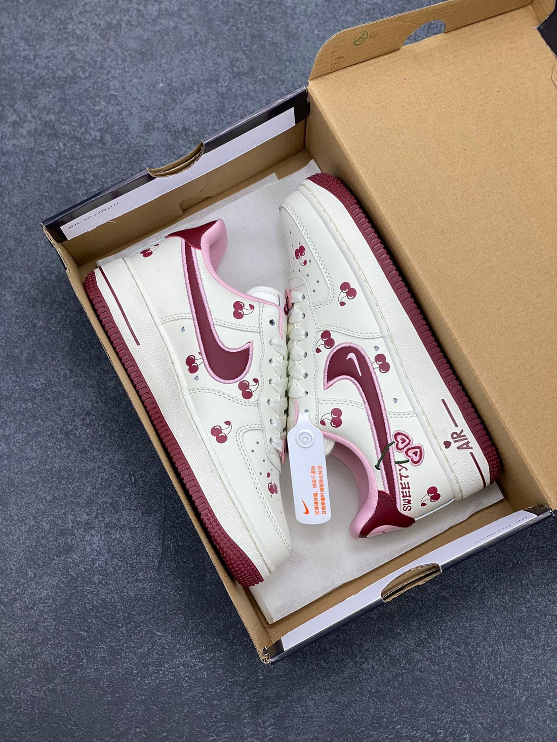 Custom Air Force 1'07 Low Valentine's Day