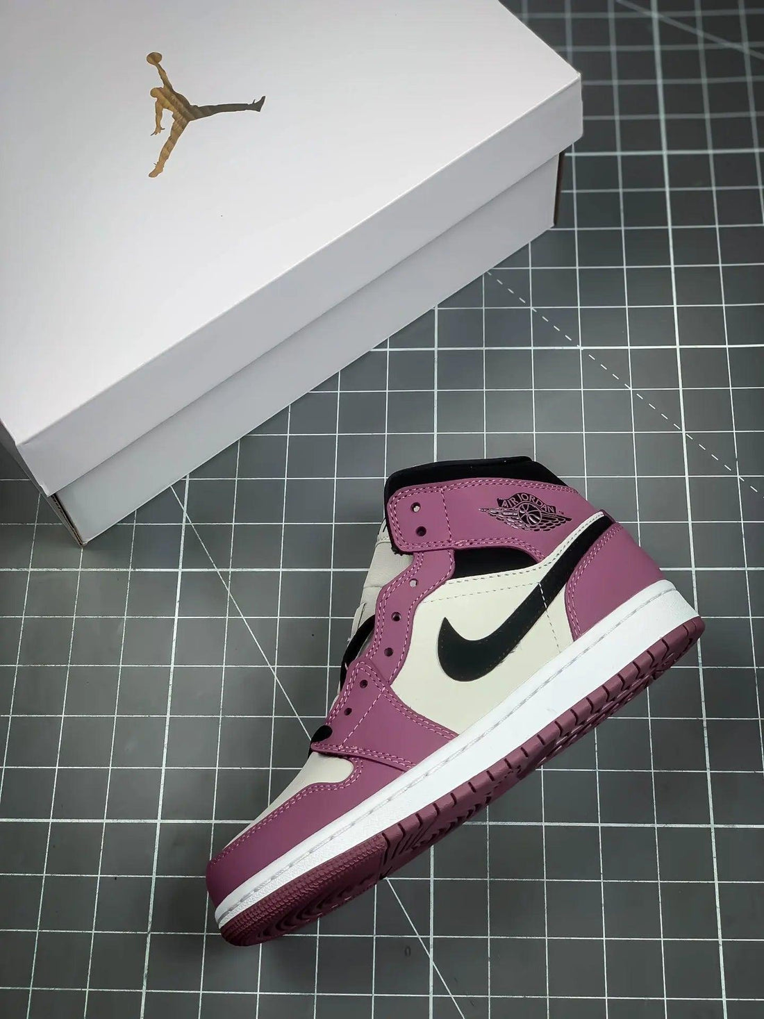 Custom Air Jordan 1 Mid AJ1 Joe