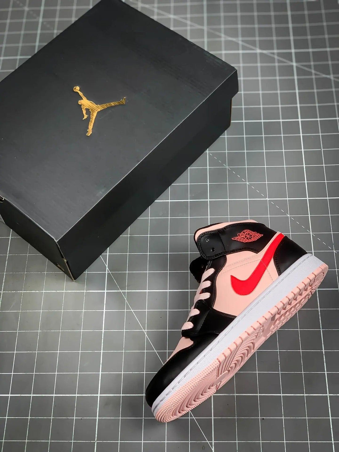 Custom Air Jordan 1 Mid Pink