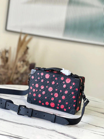 LV Monogram M21677