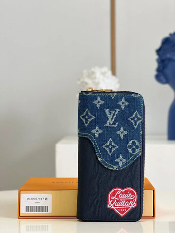 LV Nigo Slender Monogram Zipoy M63095