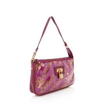 Louis Vuitton Monogram Charms Pochette (SHF-19310)