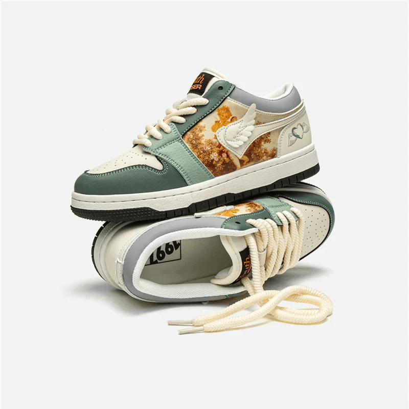 Makersluxe® - Multicolor Retro Star Skateboard Shoes